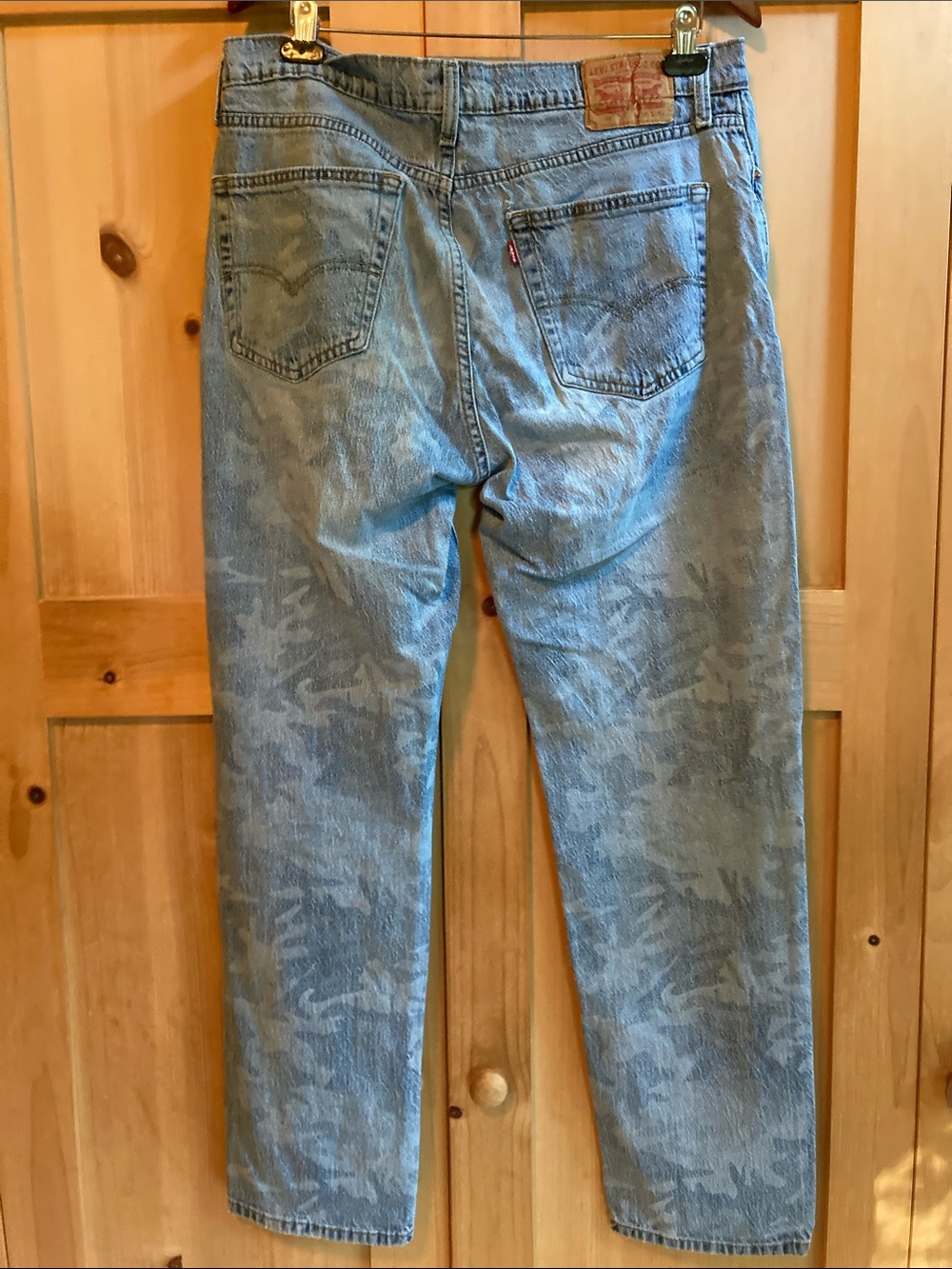 Levi's Men's Light Blue Camo Straight Leg Jeans - Picture 2 of 7